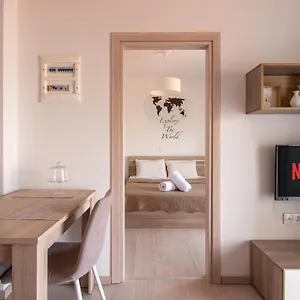 Minimalist W/ View , Salonicco Grecia